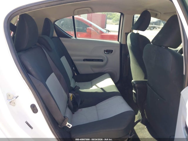 Toyota Prius C Two 2014 JTDKDTB37E1570360 Image 8