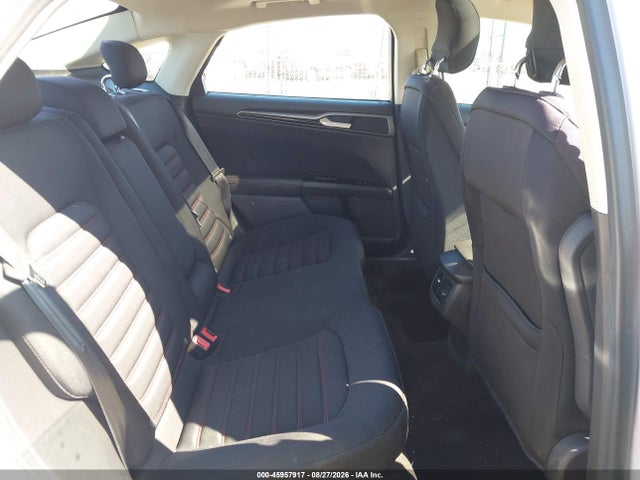 3FA6P0H75FR114582 Ford FUSION SE