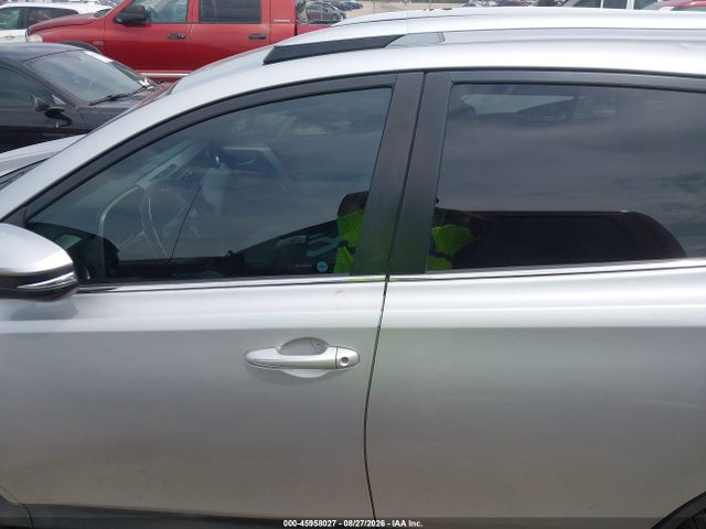 2015 Toyota Rav4 Xle მანქანა იყიდება აუქციონზე, vin: 2T3WFREVXFW136089, აუქციონის ნომერი: 45958027
