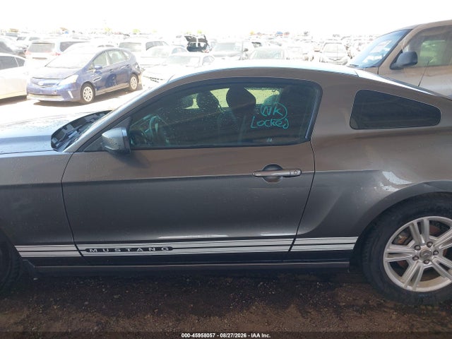 2013 Ford Mustang V6 მანქანა იყიდება აუქციონზე, vin: 1ZVBP8AM2D5259468, აუქციონის ნომერი: 45958057