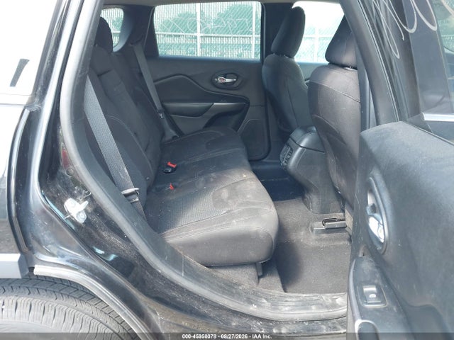 45958078 :رقم المزاد ، 1C4PJMCB5KD347688 vin ، 2019 Jeep Cherokee Latitude 4x4 مزاد بيع