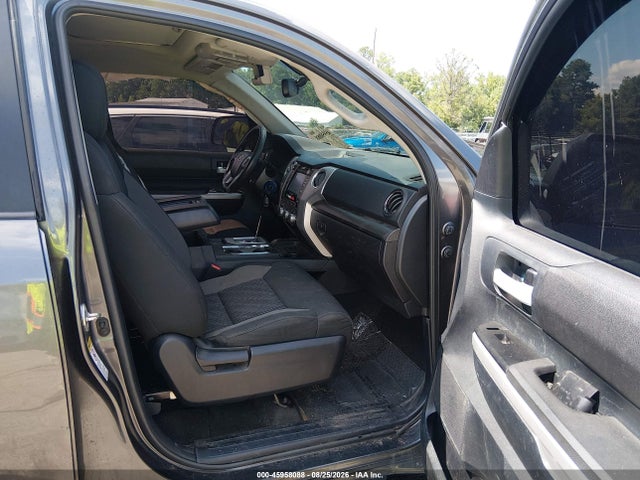 5TFDY5F13EX382577 Toyota Tundra Sr5 5.7l V8