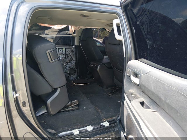 5TFDY5F13EX382577 Toyota Tundra Sr5 5.7l V8