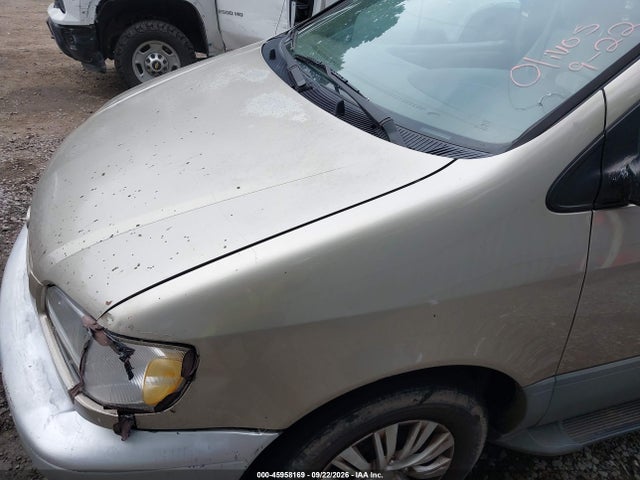 2000 Toyota Sienna Le მანქანა იყიდება აუქციონზე, vin: 4T3ZF13C1YU179500, აუქციონის ნომერი: 45958169