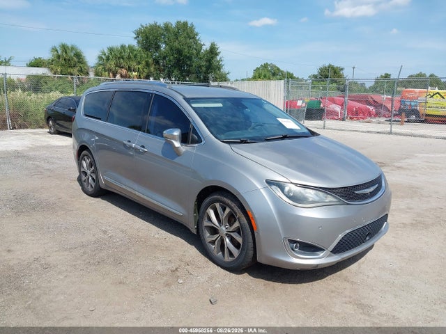 2017 Chrysler Pacifica Limited მანქანა იყიდება აუქციონზე, vin: 2C4RC1GG3HR647517, აუქციონის ნომერი: 45958256
