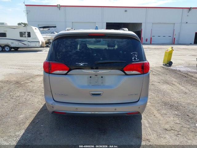 45958256 :رقم المزاد ، 2C4RC1GG3HR647517 vin ، 2017 Chrysler Pacifica Limited مزاد بيع