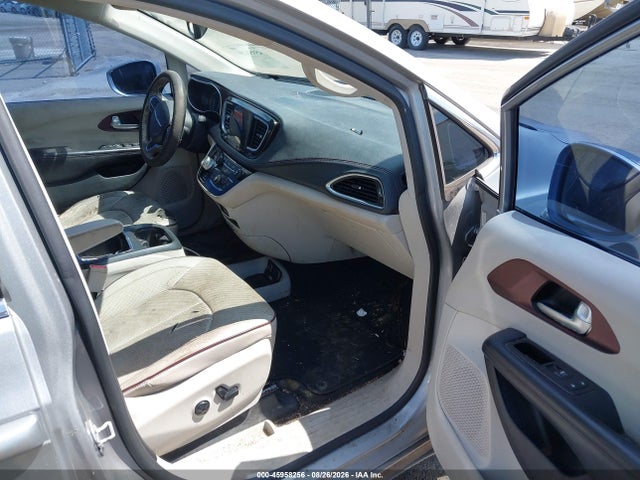45958256 :رقم المزاد ، 2C4RC1GG3HR647517 vin ، 2017 Chrysler Pacifica Limited مزاد بيع