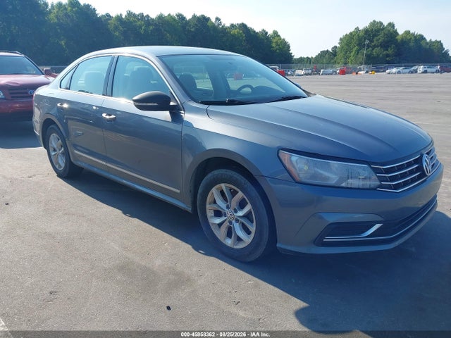 2016 Volkswagen Passat 1.8t S მანქანა იყიდება აუქციონზე, vin: 1VWAS7A37GC047788, აუქციონის ნომერი: 45958362