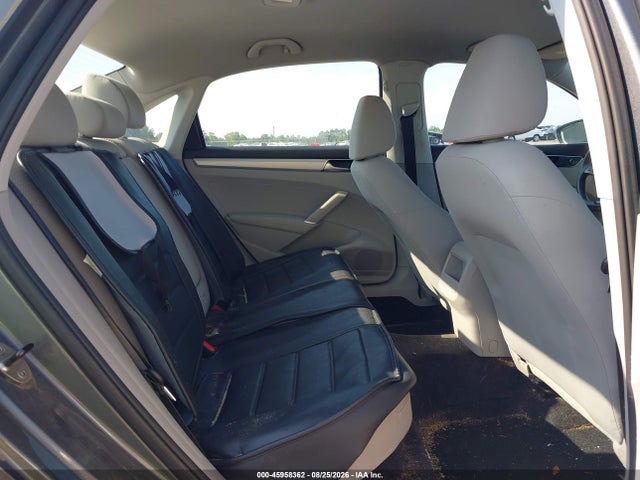Продажа на аукционе авто 2016 Volkswagen Passat 1.8t S, vin: 1VWAS7A37GC047788, номер лота: 45958362