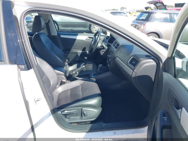 2013 Volkswagen Jetta 2.5l Se მანქანა იყიდება აუქციონზე, vin: 3VWDP7AJ0DM384827, აუქციონის ნომერი: 45958428