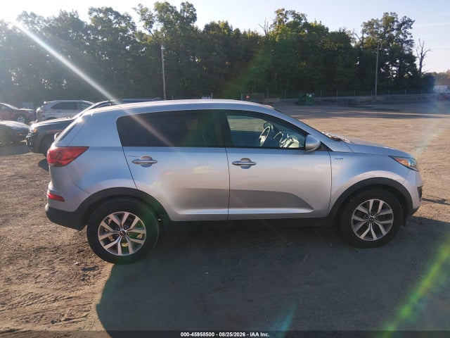 Продажа на аукционе авто 2016 Kia Sportage Lx, vin: KNDPBCAC0G7878581, номер лота: 45958500