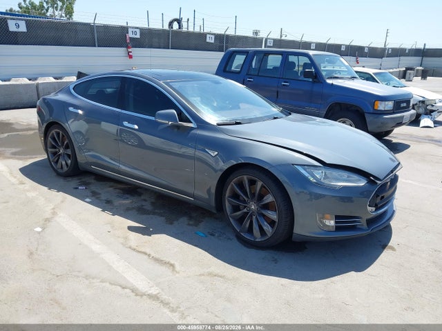 Продаж на аукціоні авто 2013 Tesla Model S Performance, vin: 5YJSA1DP3DFP13582, номер лоту: 45958774