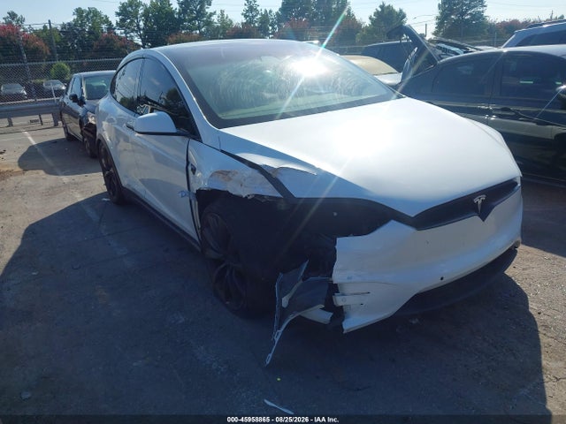 Продажа на аукционе авто 2018 Tesla Model X, vin: 5YJXCBE21JF085848, номер лота: 45958865