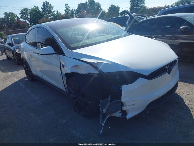 2018 Tesla Model X მანქანა იყიდება აუქციონზე, vin: 5YJXCBE21JF085848, აუქციონის ნომერი: 45958865