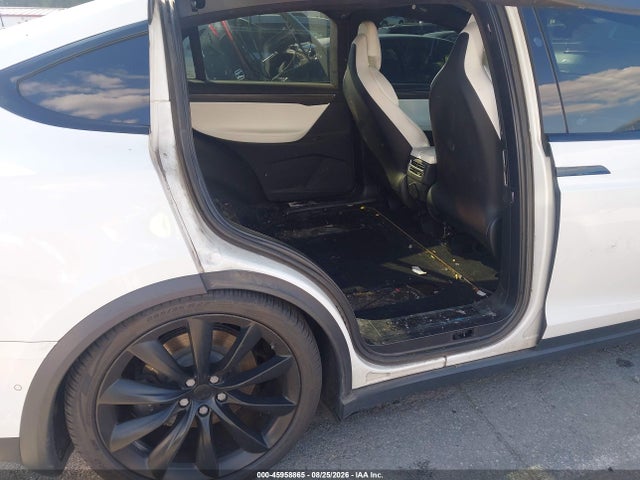 2018 Tesla Model X მანქანა იყიდება აუქციონზე, vin: 5YJXCBE21JF085848, აუქციონის ნომერი: 45958865