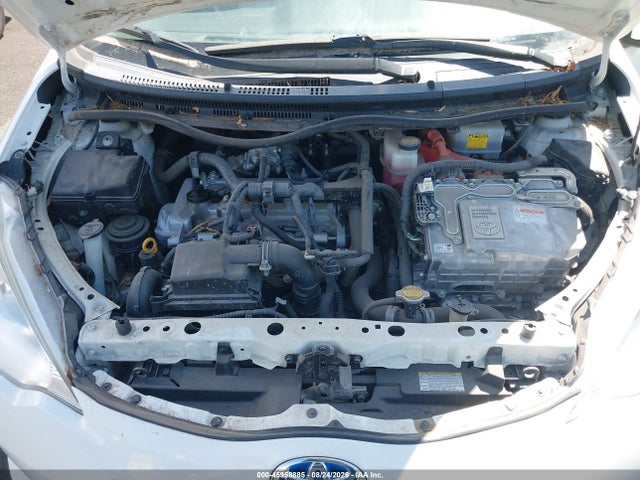 Toyota Prius C Three 2014 JTDKDTB35E1078684 Image 10