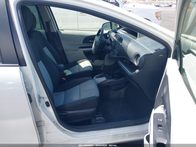 Toyota Prius C Three 2014 JTDKDTB35E1078684 Image 5