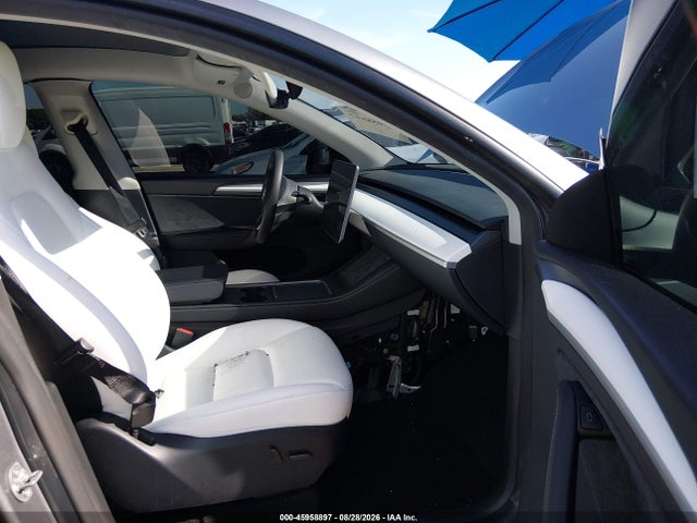 Продаж на аукціоні авто 2025 Tesla Model Y Long Range Dual Motor All-wheel Drive, vin: 7SAYGDEE5SA361304, номер лоту: 45958897