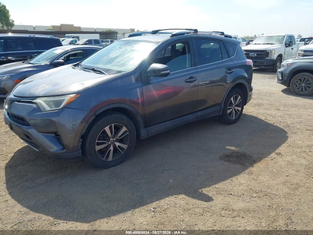 Toyota Rav4 Xle 2017 JTMWFREV4HJ107737 Image 2