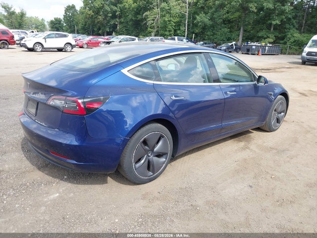 2018 Tesla Model 3 Long Range/mid Range მანქანა იყიდება აუქციონზე, vin: 5YJ3E1EA1JF160218, აუქციონის ნომერი: 45958938