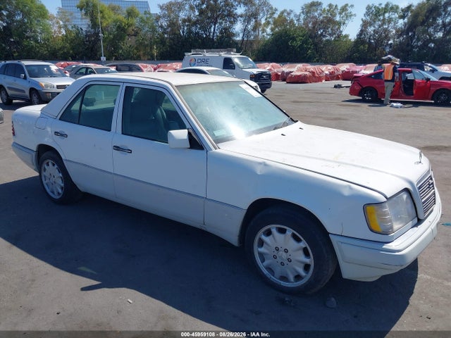 45959108 :رقم المزاد ، WDBEA32E0SC258788 vin ، 1995 Mercedes-benz E 320 Base/320 Special مزاد بيع