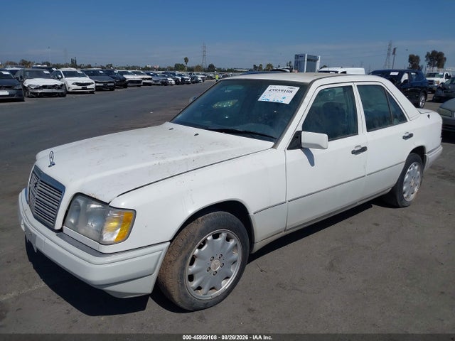 45959108 :رقم المزاد ، WDBEA32E0SC258788 vin ، 1995 Mercedes-benz E 320 Base/320 Special مزاد بيع