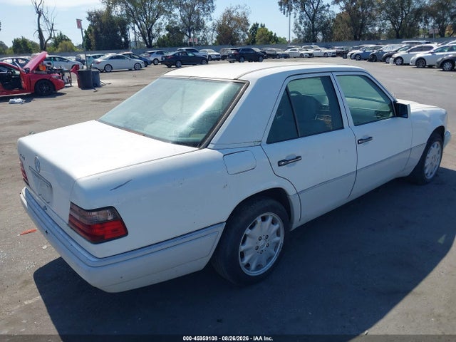 45959108 :رقم المزاد ، WDBEA32E0SC258788 vin ، 1995 Mercedes-benz E 320 Base/320 Special مزاد بيع