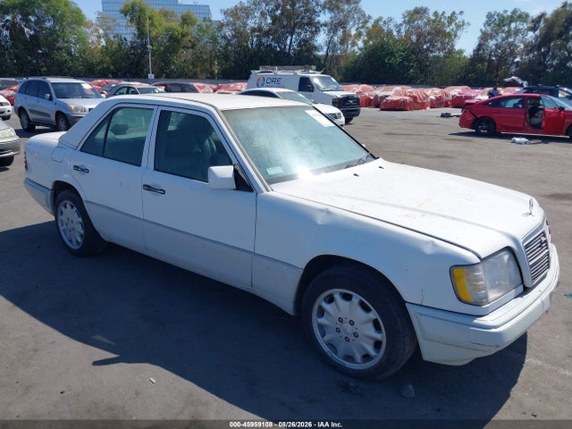 45959108 :رقم المزاد ، WDBEA32E0SC258788 vin ، 1995 Mercedes-benz E 320 Base/320 Special مزاد بيع