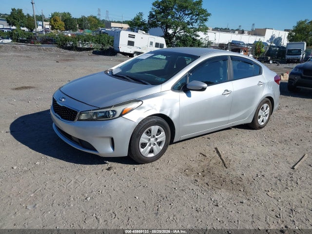 KIA FORTE LX 2018 3KPFL4A77JE197794 Image 2