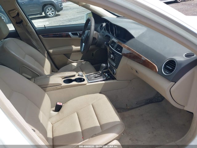 Продажа на аукционе авто 2013 Mercedes-benz C 250 Sport, vin: WDDGF4HB3DA830083, номер лота: 45959220