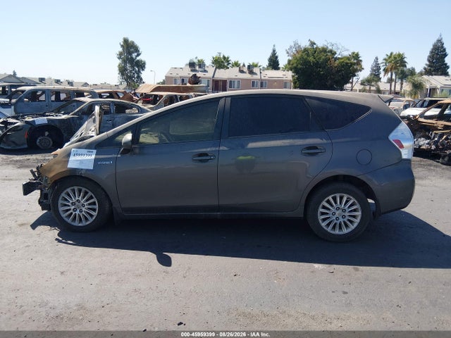 Toyota Prius V Three 2014 JTDZN3EU6EJ000267 Image 13