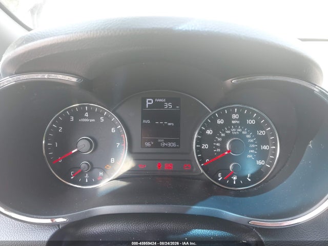 45959424 :رقم المزاد ، 3KPFK4A7XHE149770 vin ، 2017 Kia Forte Lx مزاد بيع