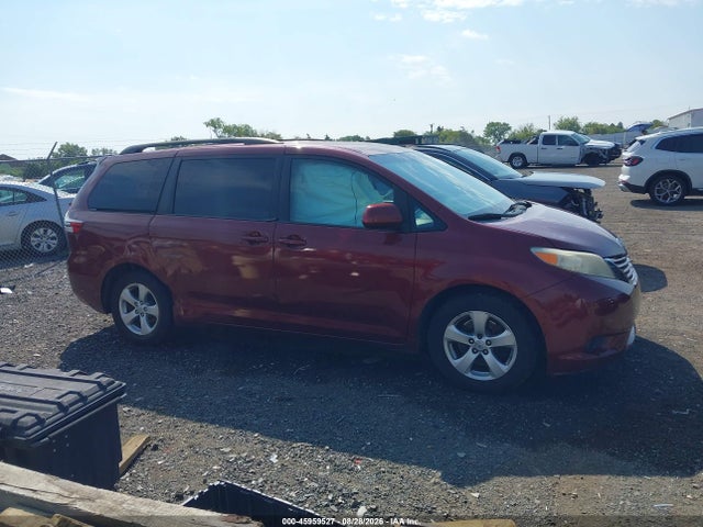 Продажа на аукционе авто 2015 Toyota Sienna Le 8 Passenger, vin: 5TDKK3DCXFS578590, номер лота: 45959527