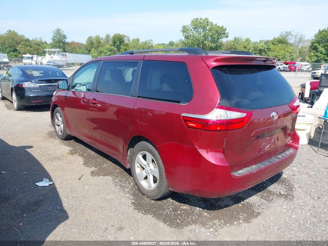 Продажа на аукционе авто 2015 Toyota Sienna Le 8 Passenger, vin: 5TDKK3DCXFS578590, номер лота: 45959527