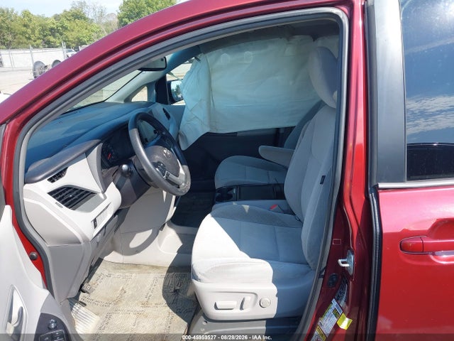 Продажа на аукционе авто 2015 Toyota Sienna Le 8 Passenger, vin: 5TDKK3DCXFS578590, номер лота: 45959527