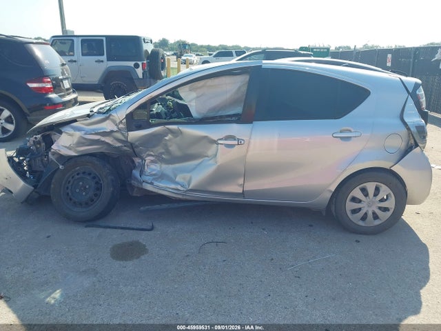 2013 Toyota Prius C Two მანქანა იყიდება აუქციონზე, vin: JTDKDTB37D1554397, აუქციონის ნომერი: 45959531