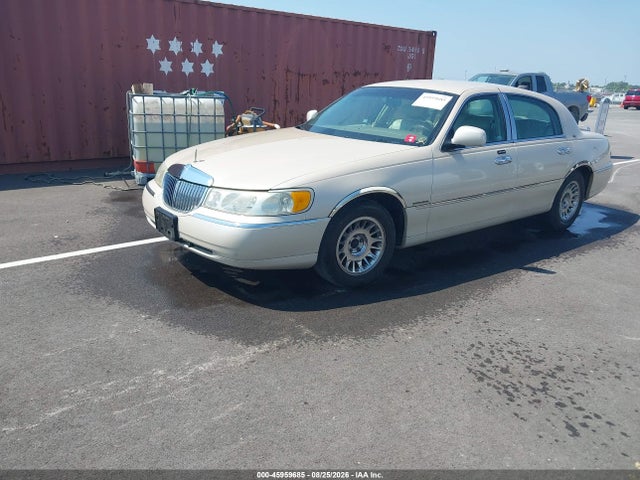 Aukcja sprzedaży 2001 Lincoln Town Car Cartier, vin: 1LNHM83W41Y675757, numer aukcji: 45959685