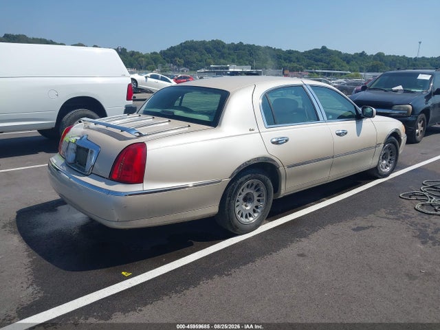 Aukcja sprzedaży 2001 Lincoln Town Car Cartier, vin: 1LNHM83W41Y675757, numer aukcji: 45959685