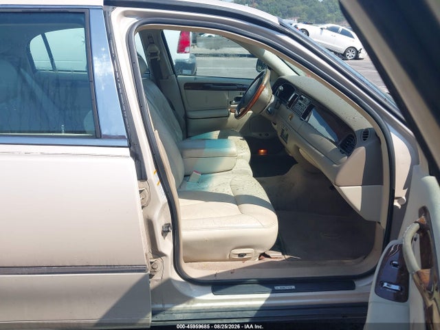 Aukcja sprzedaży 2001 Lincoln Town Car Cartier, vin: 1LNHM83W41Y675757, numer aukcji: 45959685