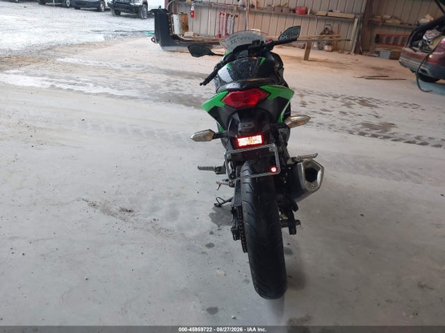 Kawasaki Ex300 B 2016 JKAEX8B11GDA27634 Image 6