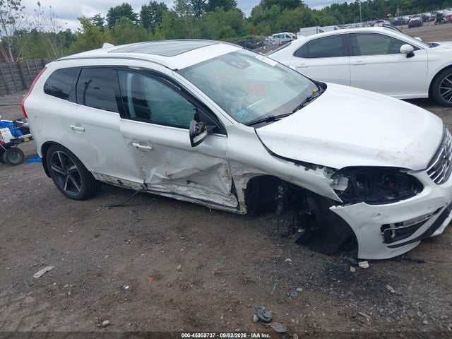Aukcja sprzedaży 2015 Volvo Xc60 T6 R-design Platinum, vin: YV4902RS1F2643362, numer aukcji: 45959737