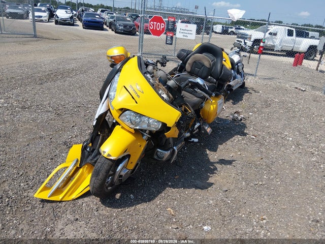 45959769 :رقم المزاد ، 1HFSC47032A111075 vin ، 2002 Honda Gl1800 مزاد بيع