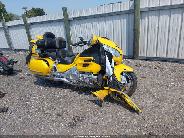 45959769 :رقم المزاد ، 1HFSC47032A111075 vin ، 2002 Honda Gl1800 مزاد بيع