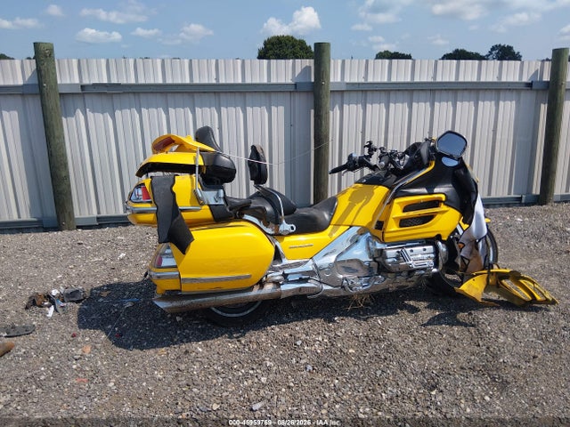 45959769 :رقم المزاد ، 1HFSC47032A111075 vin ، 2002 Honda Gl1800 مزاد بيع
