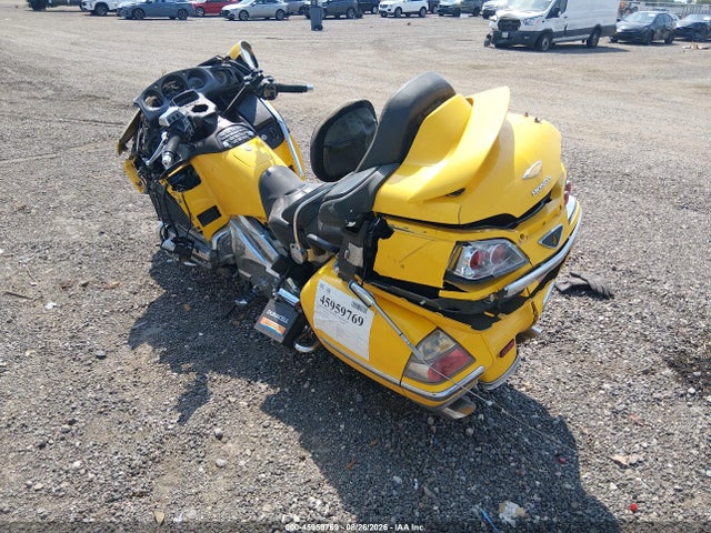 45959769 :رقم المزاد ، 1HFSC47032A111075 vin ، 2002 Honda Gl1800 مزاد بيع