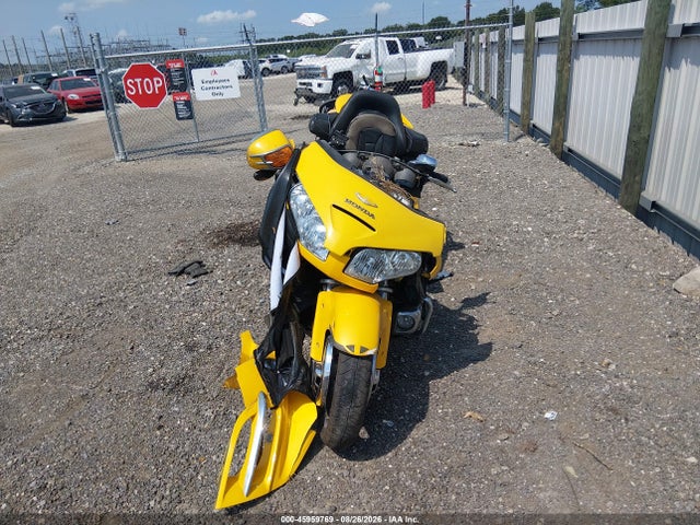45959769 :رقم المزاد ، 1HFSC47032A111075 vin ، 2002 Honda Gl1800 مزاد بيع