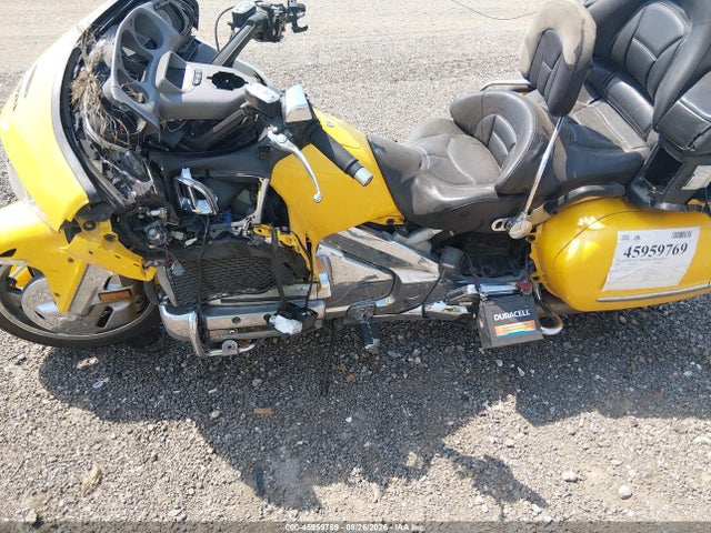 45959769 :رقم المزاد ، 1HFSC47032A111075 vin ، 2002 Honda Gl1800 مزاد بيع