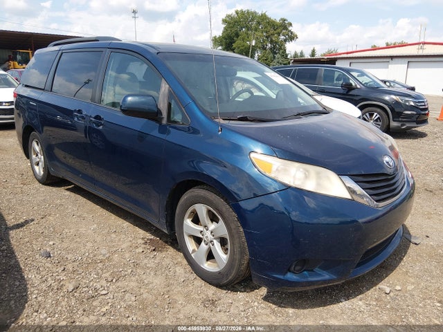 45959830 :رقم المزاد ، 5TDKK3DC1BS091305 vin ، 2011 Toyota Sienna Le V6 مزاد بيع
