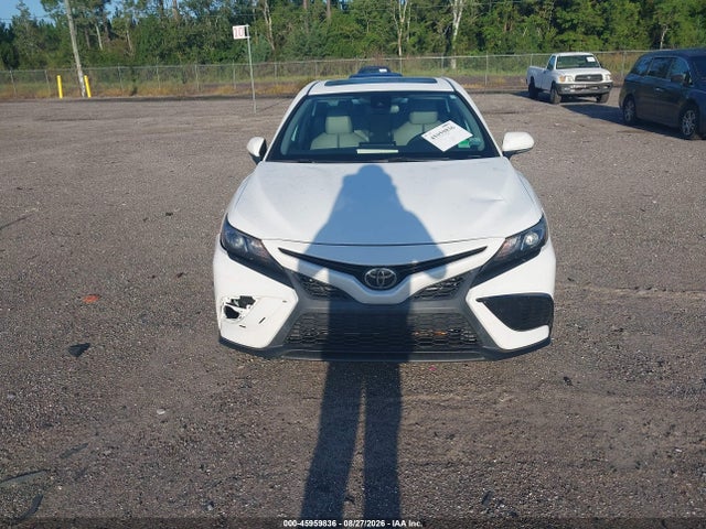 45959836 :رقم المزاد ، 4T1T11AK4NU049519 vin ، 2022 Toyota Camry Se مزاد بيع