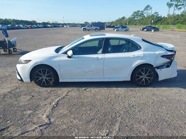 45959836 :رقم المزاد ، 4T1T11AK4NU049519 vin ، 2022 Toyota Camry Se مزاد بيع